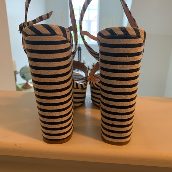 Fancy heels - Picture 2 of 2